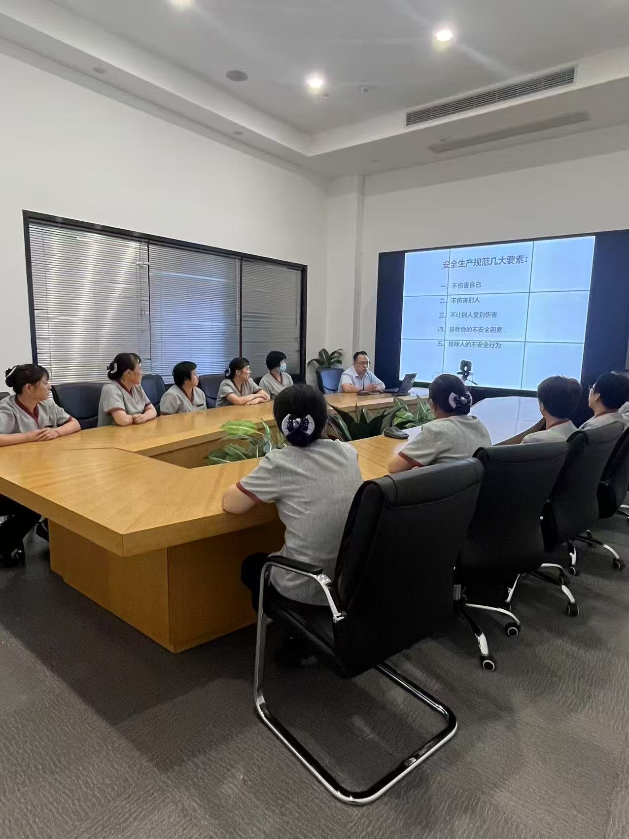 人人讲安全，，，，，，个个会应急——必赢文创集团扎实开展“安全生产月”系列活动